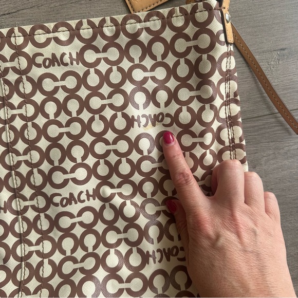 Coach Signature Coated Coated Canvis Bag Purse Model # J08626-13341 - Picture 2 of 7